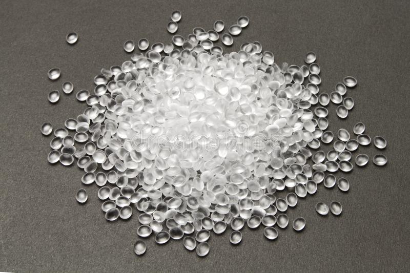 hdpe-granulos-transparentes-del-polietileno-pelotillas-plasticas-plastico-materia-prima-plastica-de-alta-densidad-pe-hd-ld-121429041